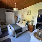 Domaine Des Pruniers Albergue