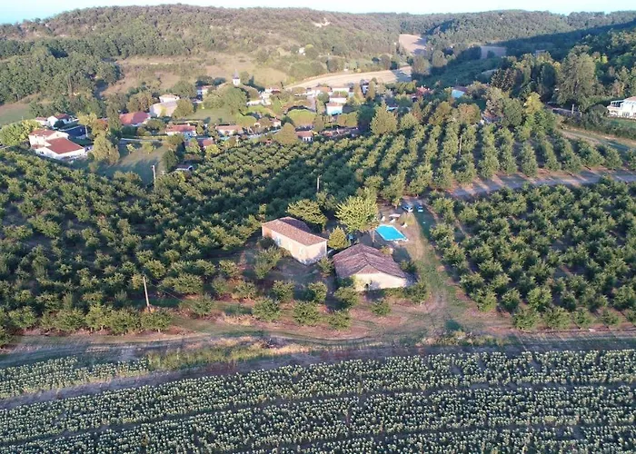 호스텔 Domaine Des Pruniers Valeilles