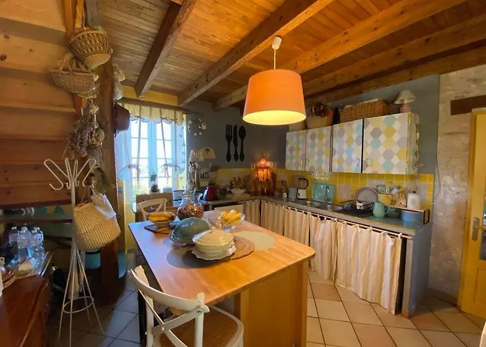 호스텔 Domaine Des Pruniers *